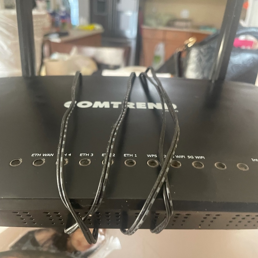 Monitor or modem - Picture 3 of 4